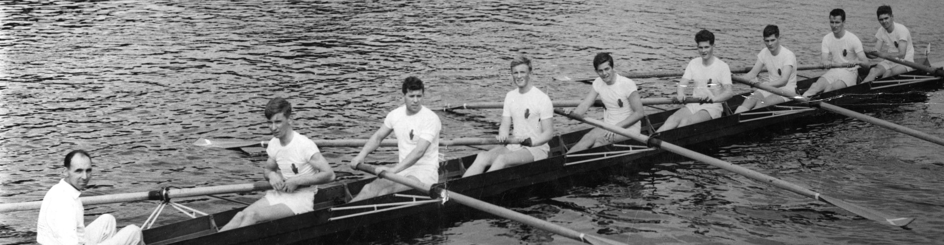 bobby-coxing-an-ulster-mens-eight